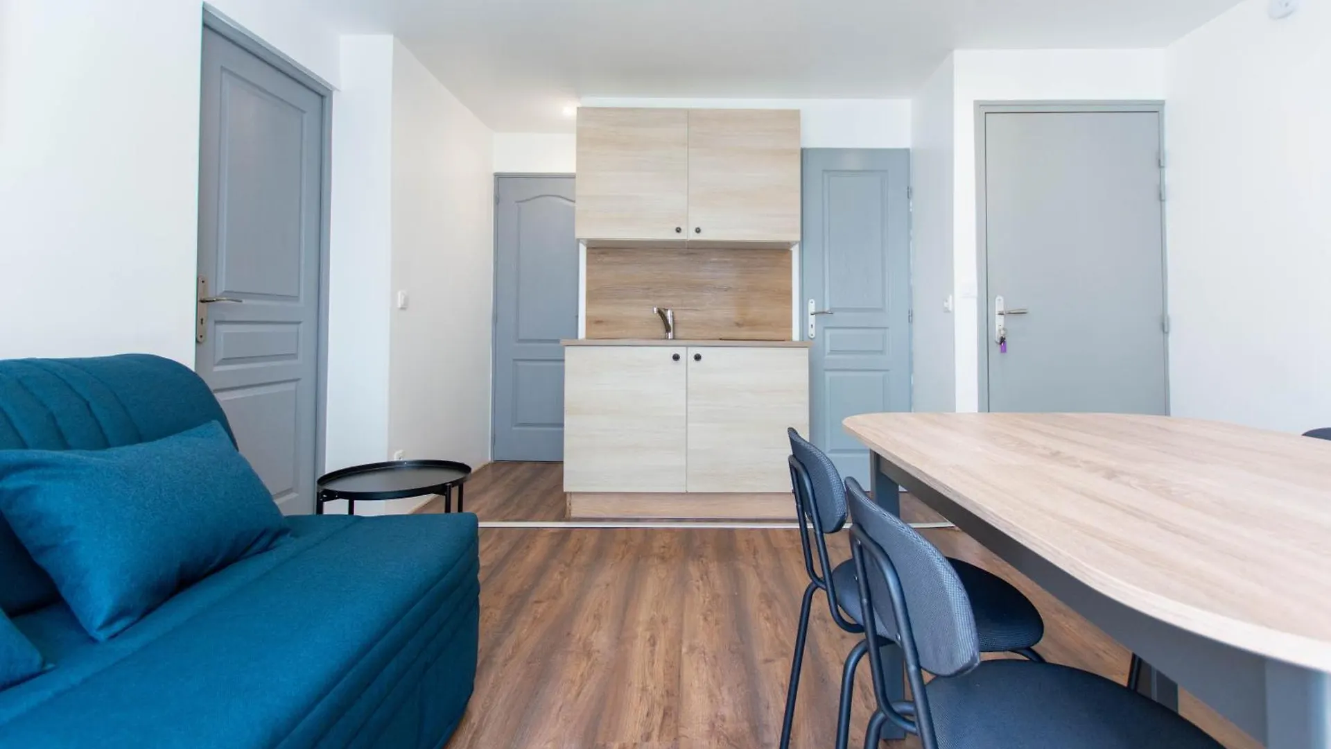Appartement T3 Gare De Chambery Centre Ville 0*,